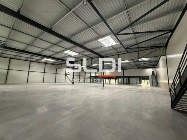Locaux d'activités A LOUER - SAINT LAURENT DE MURE - 5 687 m²