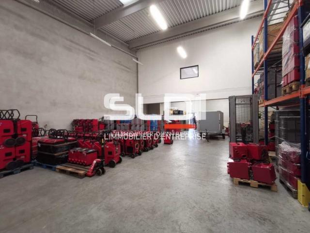 Locaux d'activités A LOUER - SAINT QUENTIN FALLAVIER - 341 m²