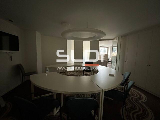 Bureaux A VENDRE - LYON - 204 m²