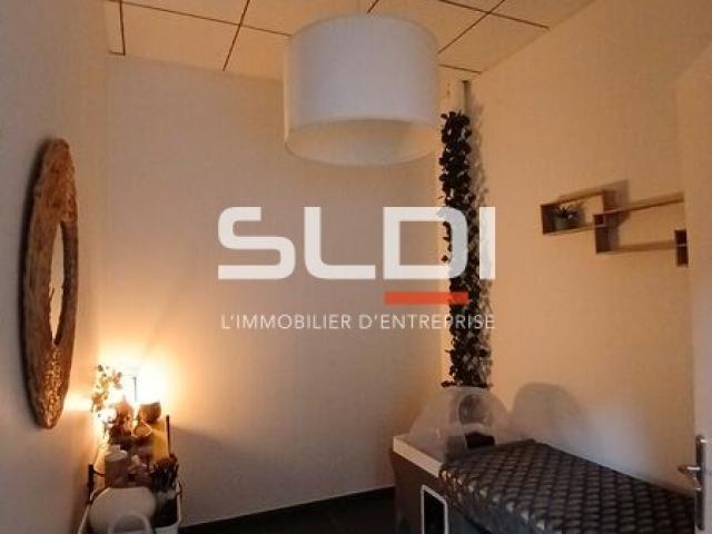 Commerces CESSION DE FONDS - SAINT QUENTIN FALLAVIER - 90 m²