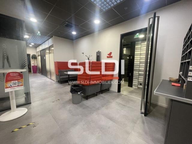 Bureaux A LOUER - CALUIRE ET CUIRE - 899 m²