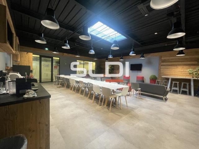 Bureaux A LOUER - CALUIRE ET CUIRE - 899 m²