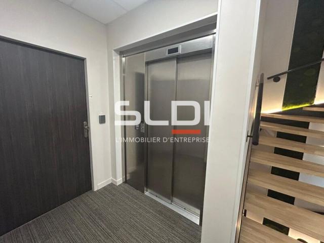 Bureaux A LOUER - DARDILLY - 345 m²