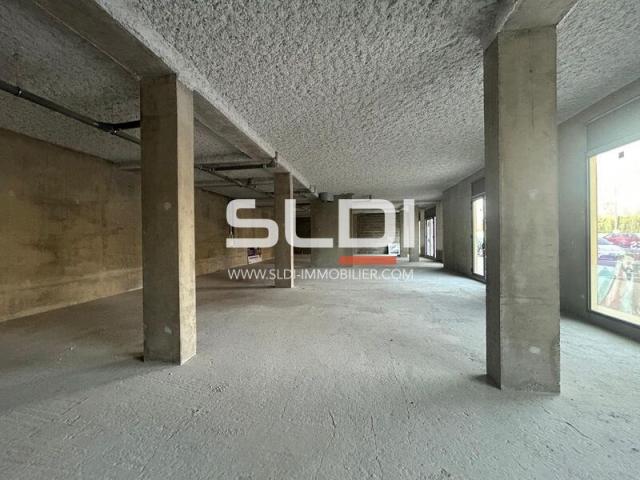 Commerces A VENDRE OU A LOUER - GLEIZE - 349 m²
