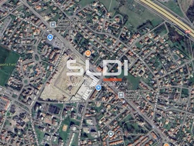 Commerces A VENDRE - LA VERPILLIERE - 151 m²