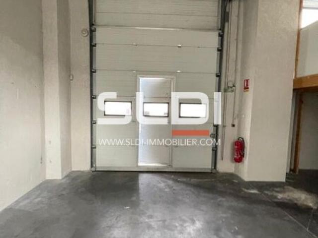Locaux d'activités A LOUER - VILLEURBANNE - 403 m²