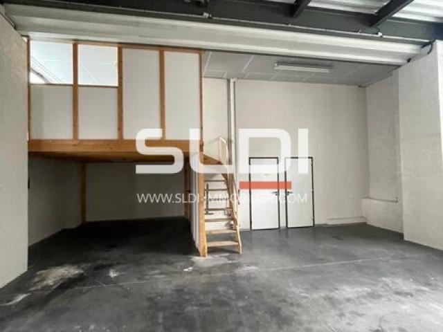 Locaux d'activités A LOUER - VILLEURBANNE - 403 m²