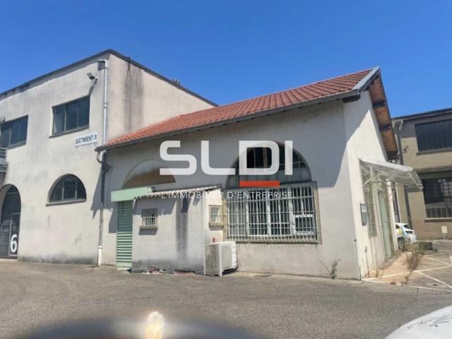 Locaux d'activités A LOUER - VILLEURBANNE - 403 m²