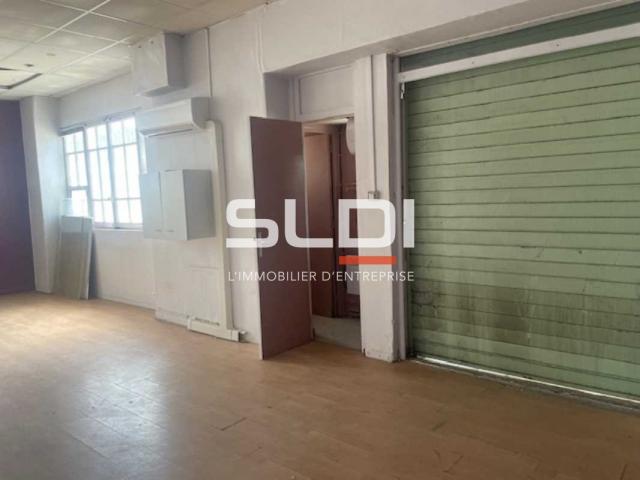 Locaux d'activités A LOUER - VILLEURBANNE - 403 m²