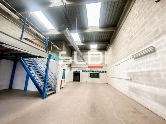 Locaux d'activités A LOUER - LYON - 184 m²