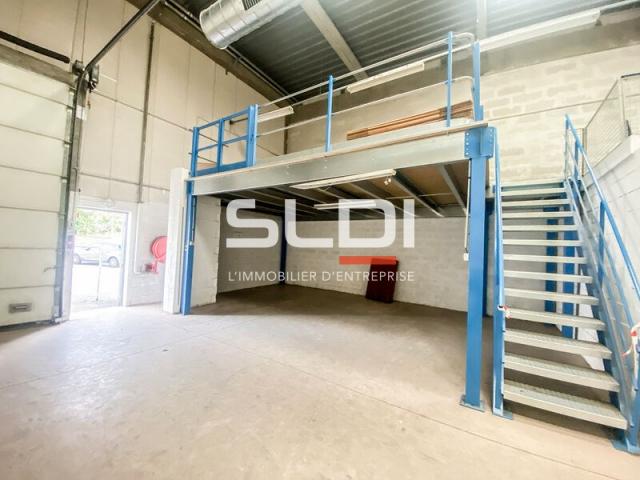 Locaux d'activités A LOUER - LYON - 184 m²