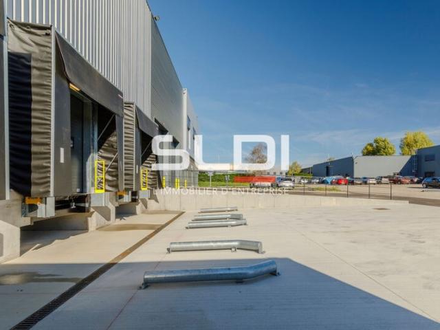 Locaux d'activités A LOUER - CORBAS - 1 771 m²