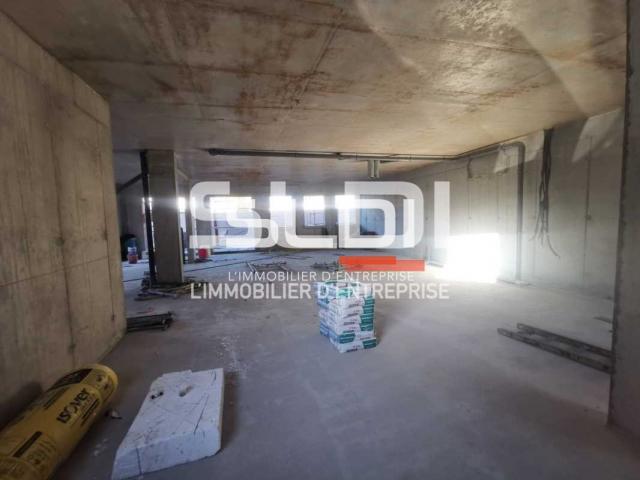 Commerces A VENDRE - PONT DE CHERUY - 125 m²