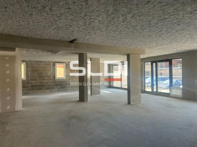 Commerces A LOUER - JASSANS RIOTTIER - 116 m²