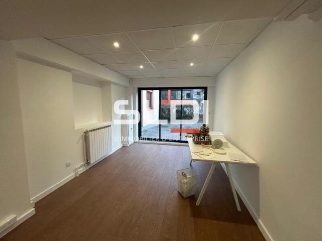 Bureaux A LOUER - CHAMPAGNE AU MONT D'OR - 94 m²