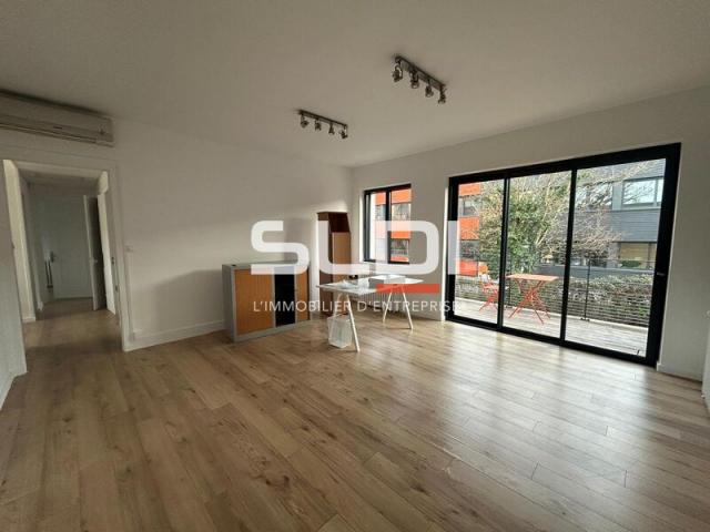 Bureaux A LOUER - CHAMPAGNE AU MONT D'OR - 94 m²