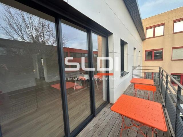 Bureaux A LOUER - CHAMPAGNE AU MONT D'OR - 94 m²