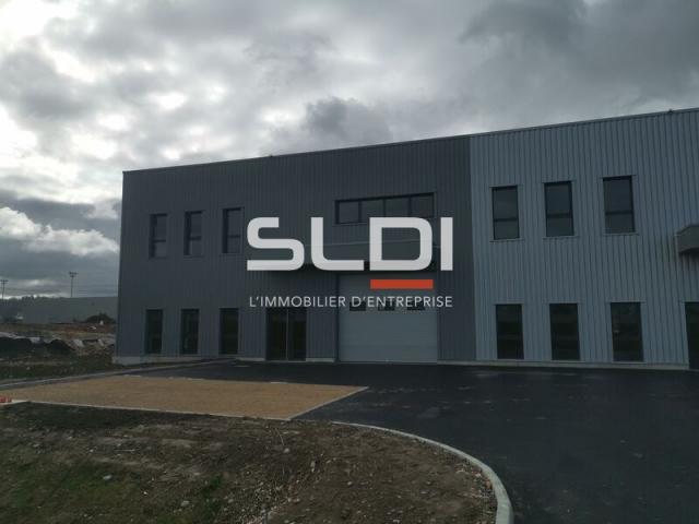 Locaux d'activités A LOUER - BOURGOIN JALLIEU - 319 m²
