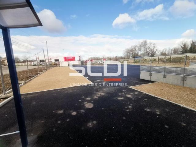 Locaux d'activités A LOUER - BOURGOIN JALLIEU - 319 m²