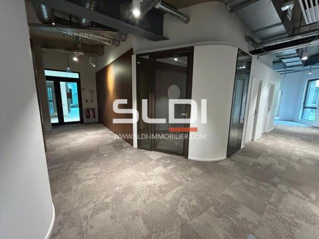  A LOUER - LIMONEST - 5 840 m²
