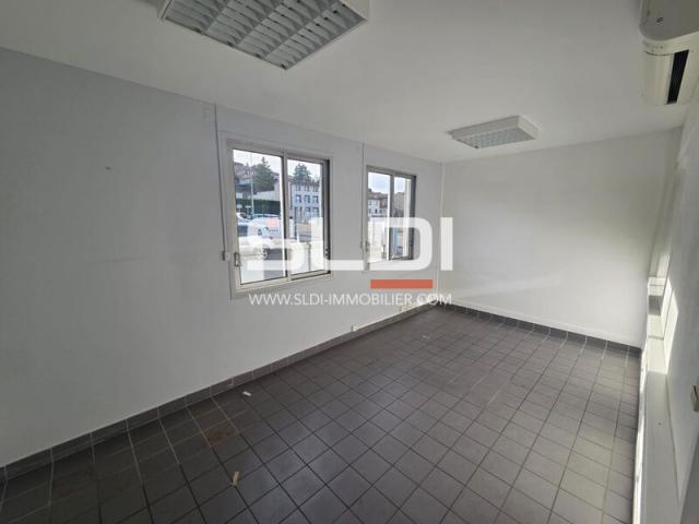 Locaux d'activités A LOUER - VILLARS - 300 m²