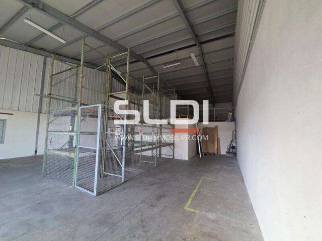 Locaux d'activités A LOUER - VILLARS - 300 m²