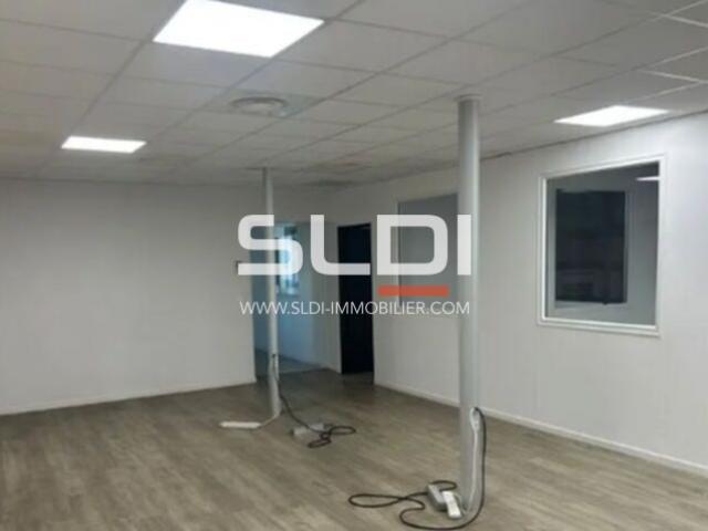 Locaux d'activités A LOUER - MEYZIEU - 2 245 m²