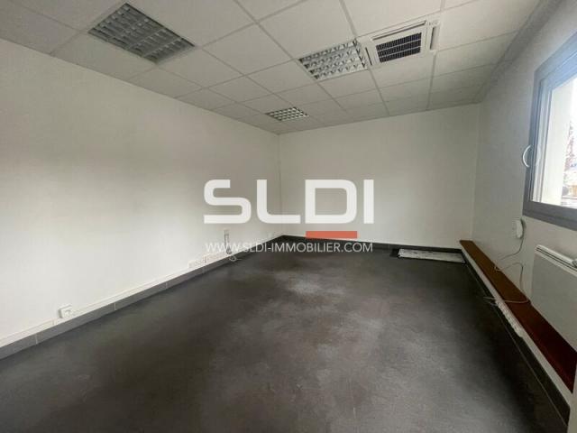 Locaux d'activités A LOUER - VOURLES - 350 m²