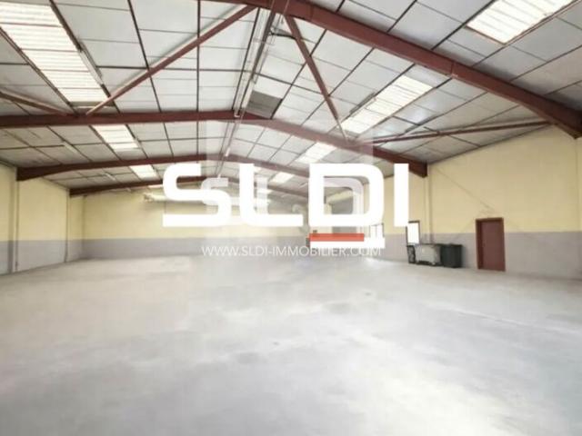 Locaux d'activités A LOUER - PUSIGNAN - 1 305 m²