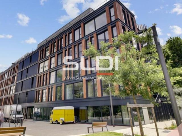  A LOUER - LYON - 3 140 m²