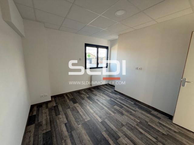 Bureaux A LOUER - HEYRIEUX - 77 m²