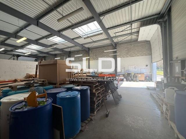 Locaux d'activités A LOUER - BOURGOIN JALLIEU - 600 m²