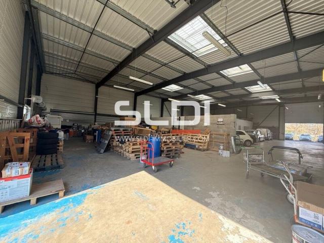 Locaux d'activités A LOUER - BOURGOIN JALLIEU - 600 m²