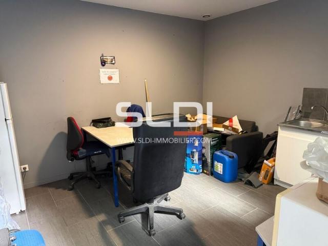 Locaux d'activités A LOUER - BOURGOIN JALLIEU - 600 m²