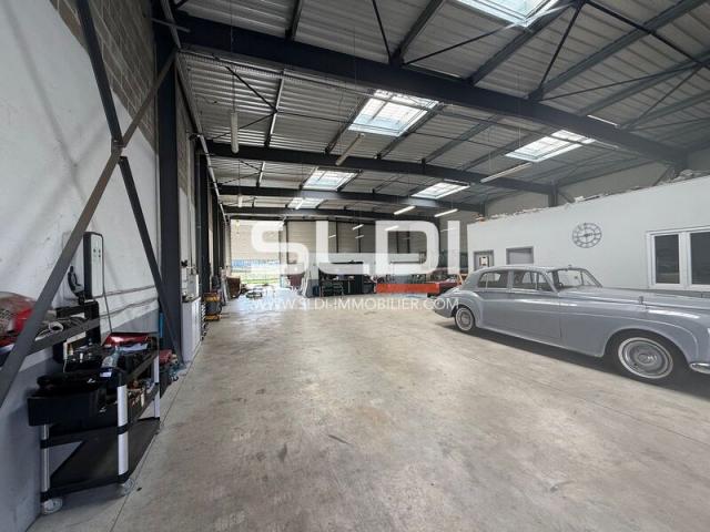 Locaux d'activités A LOUER - BOURGOIN JALLIEU - 600 m²