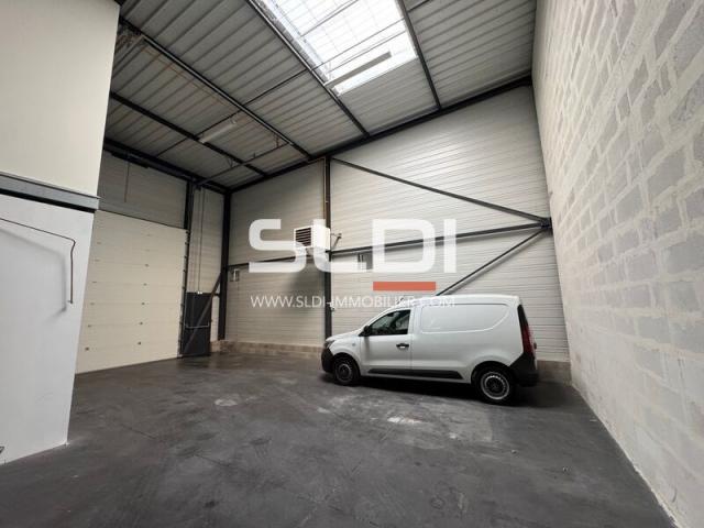 Locaux d'activités A LOUER - SAINT FONS - 265 m²