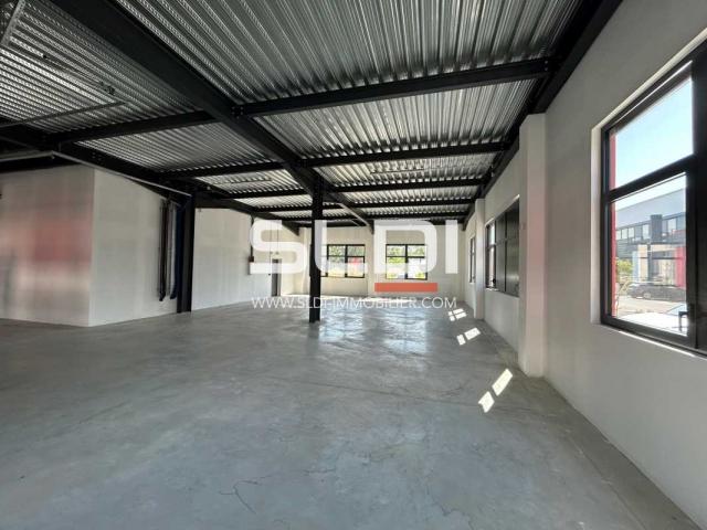 Locaux d'activités A LOUER - DARDILLY - 418 m²