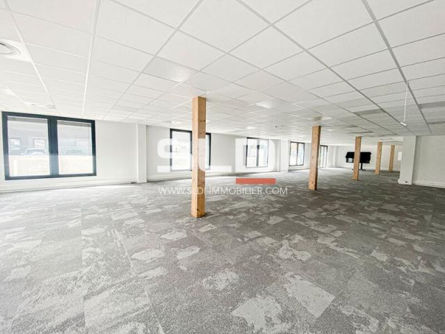 Bureaux A LOUER - SAINTE FOY LES LYON - 1 072 m²