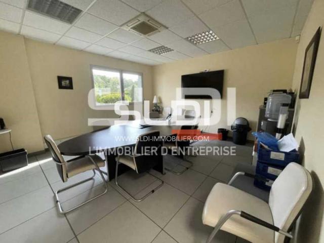 Locaux d'activités A VENDRE - LOZANNE - 4 775 m²