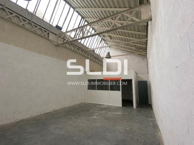 Locaux d'activités A LOUER - VENISSIEUX - 794 m²