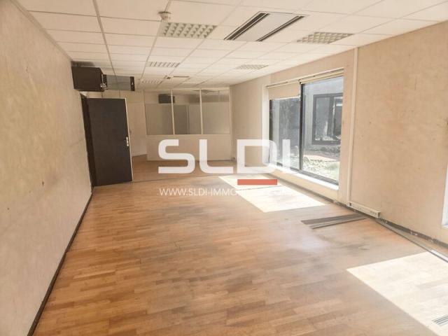 Locaux d'activités A LOUER - SAINT CHAMOND - 8 439 m²