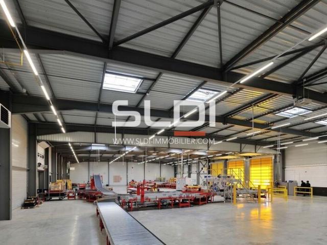 Locaux d'activités A VENDRE - CORBAS - 7 600 m²