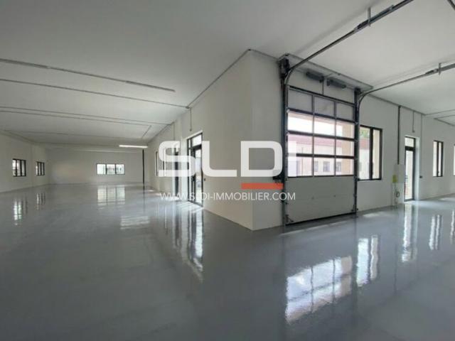 Locaux d'activités A LOUER - VENISSIEUX - 1 646 m²