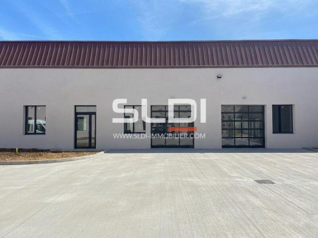 Locaux d'activités A LOUER - VENISSIEUX - 1 646 m²