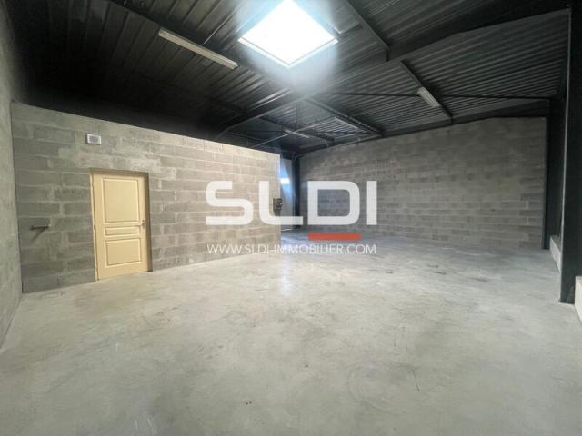 Locaux d'activités A LOUER - CHASSIEU - 152 m²