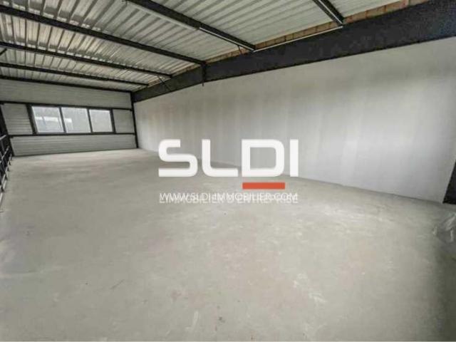 Locaux d'activités A VENDRE OU A LOUER - FRANS - 538 m²