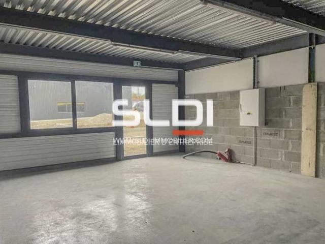 Locaux d'activités A VENDRE OU A LOUER - FRANS - 538 m²