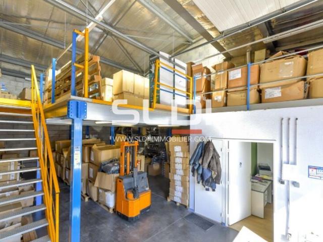 Locaux d'activités A LOUER - LYON - 260 m²