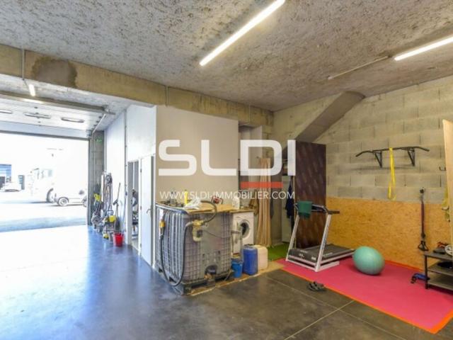 Locaux d'activités A LOUER - LYON - 260 m²
