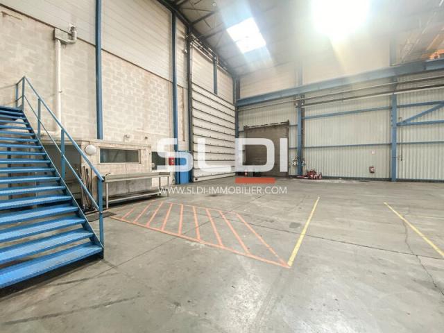 Locaux d'activités A LOUER - BELIGNEUX - 1 910 m²